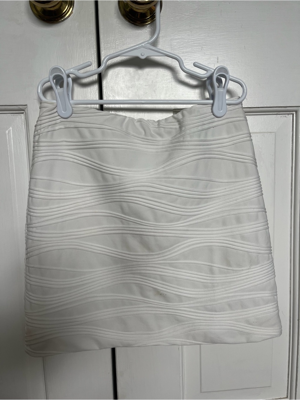 Hot Gal White Textured Wave Mini Skirt